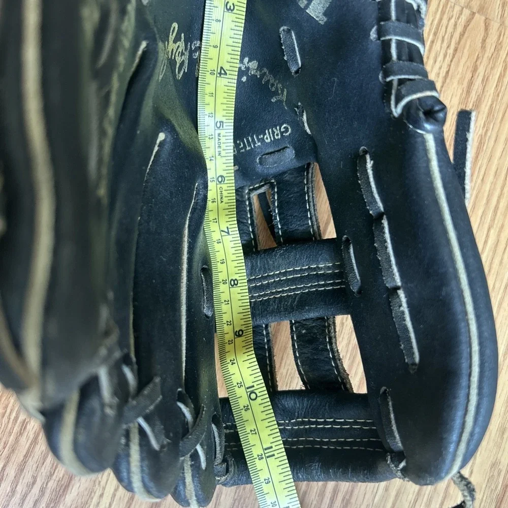 Wilson Signature Model A2174 Black Leather Baseball Glove Kevin McReynolds RHT